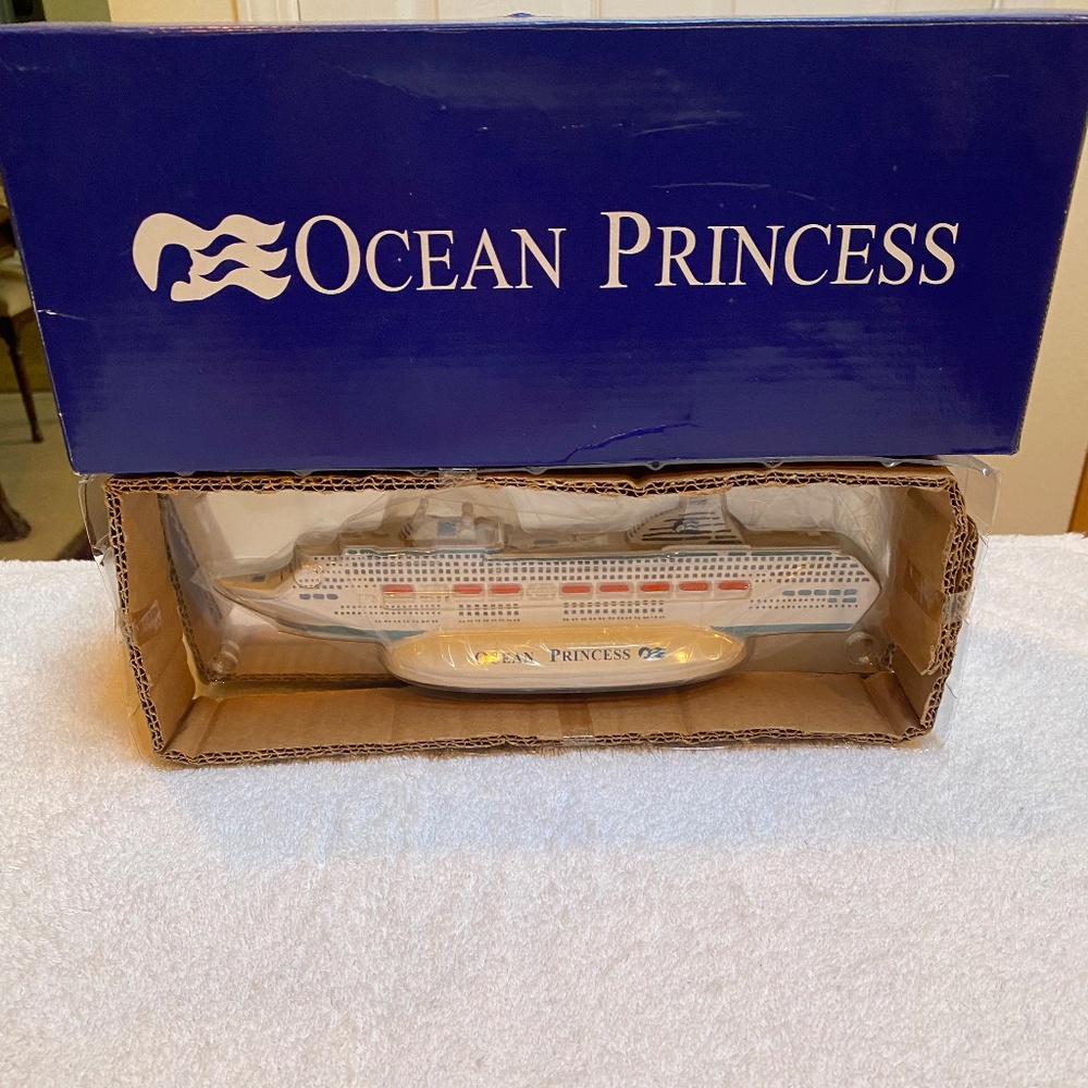 Ocean Princess Cruise Ship Model with Box